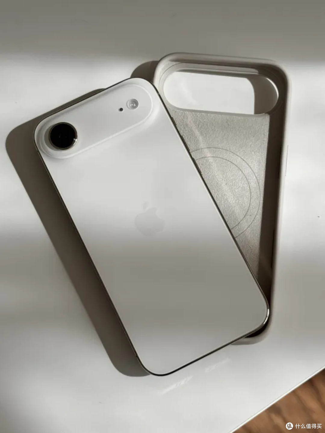 iPhone AIR销量惨到砍单80% !苹果硬刚不死心,继续推出AIR 2 !