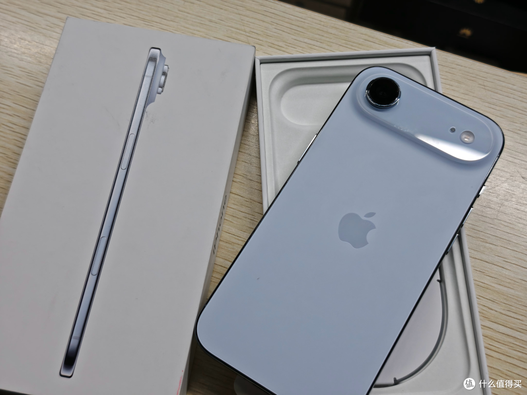iPhone AIR销量惨到砍单80% !苹果硬刚不死心,继续推出AIR 2 !