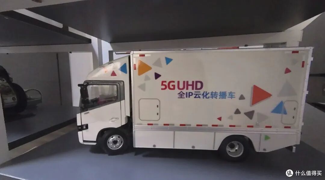 在横店实地考察之后,我被这辆真能给剧组省钱提质的影视车征服了