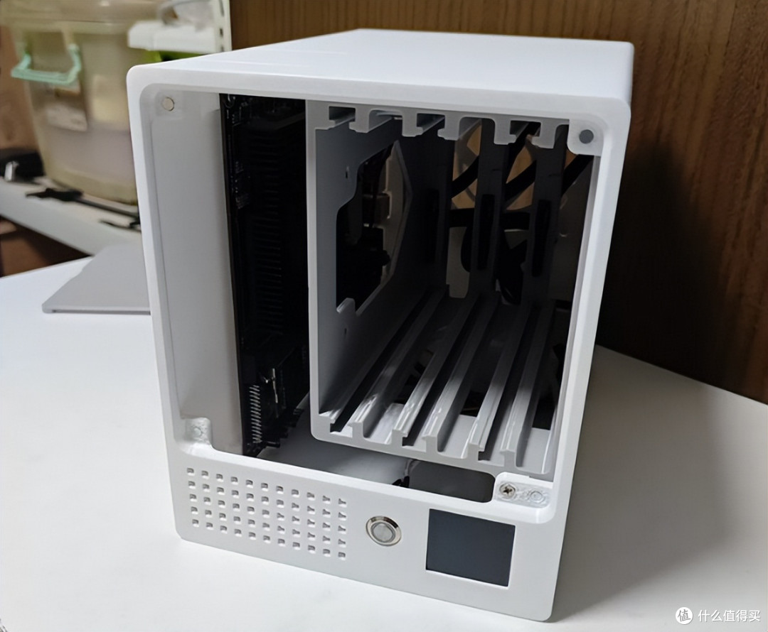 3D打印机箱+监控副屏,669元的飞牛圣体是不是智商税?