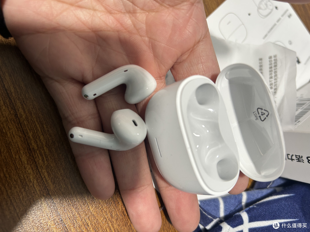 日常随身小伴侣,百元性价比REDMI Buds 8 活力版
