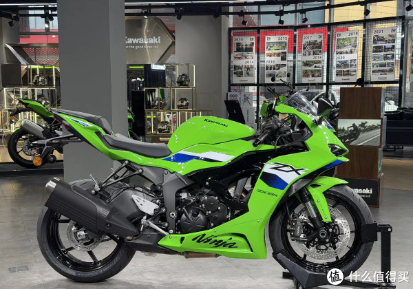 2026款川崎Ninja ZX-6R 中国上市十年首次跌破11万元大关_摩托车整车_