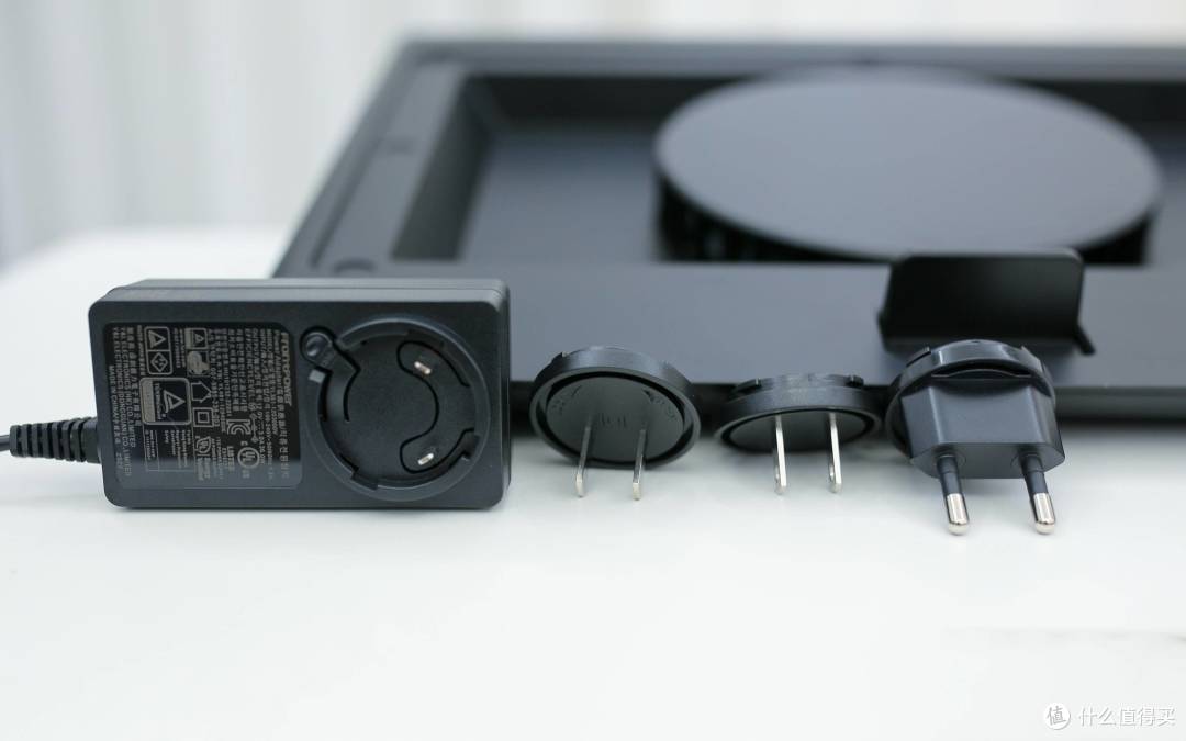 自适应智能控温,核心直降38°C——雷蛇(Razer)笔记本散热底座