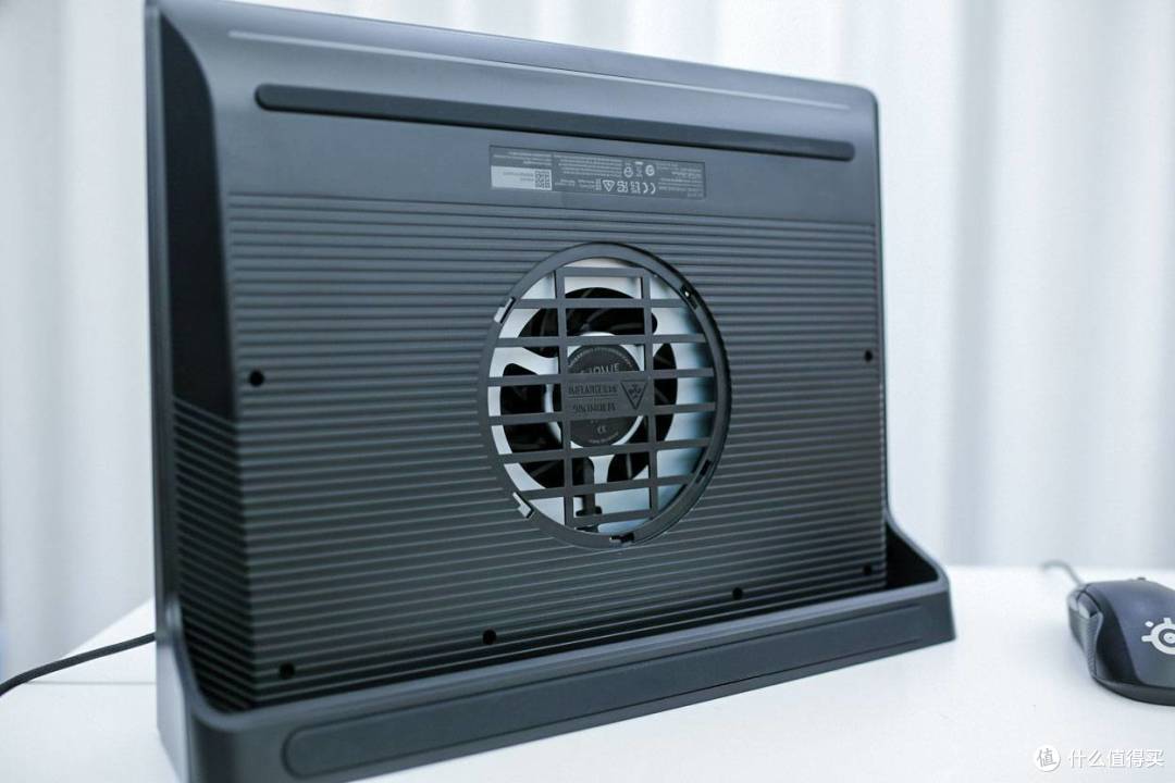 自适应智能控温,核心直降38°C——雷蛇(Razer)笔记本散热底座