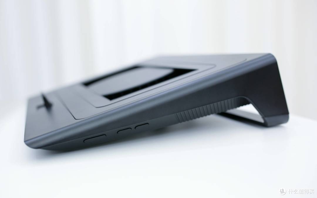 自适应智能控温,核心直降38°C——雷蛇(Razer)笔记本散热底座