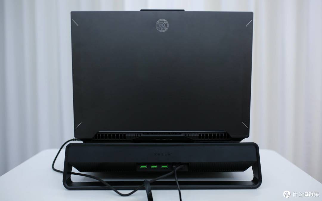 自适应智能控温,核心直降38°C——雷蛇(Razer)笔记本散热底座