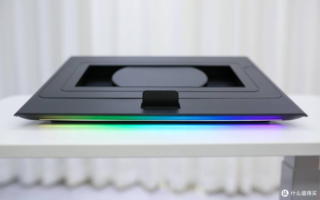 自适应智能控温,核心直降38°C——雷蛇(Razer)笔记本散热底座