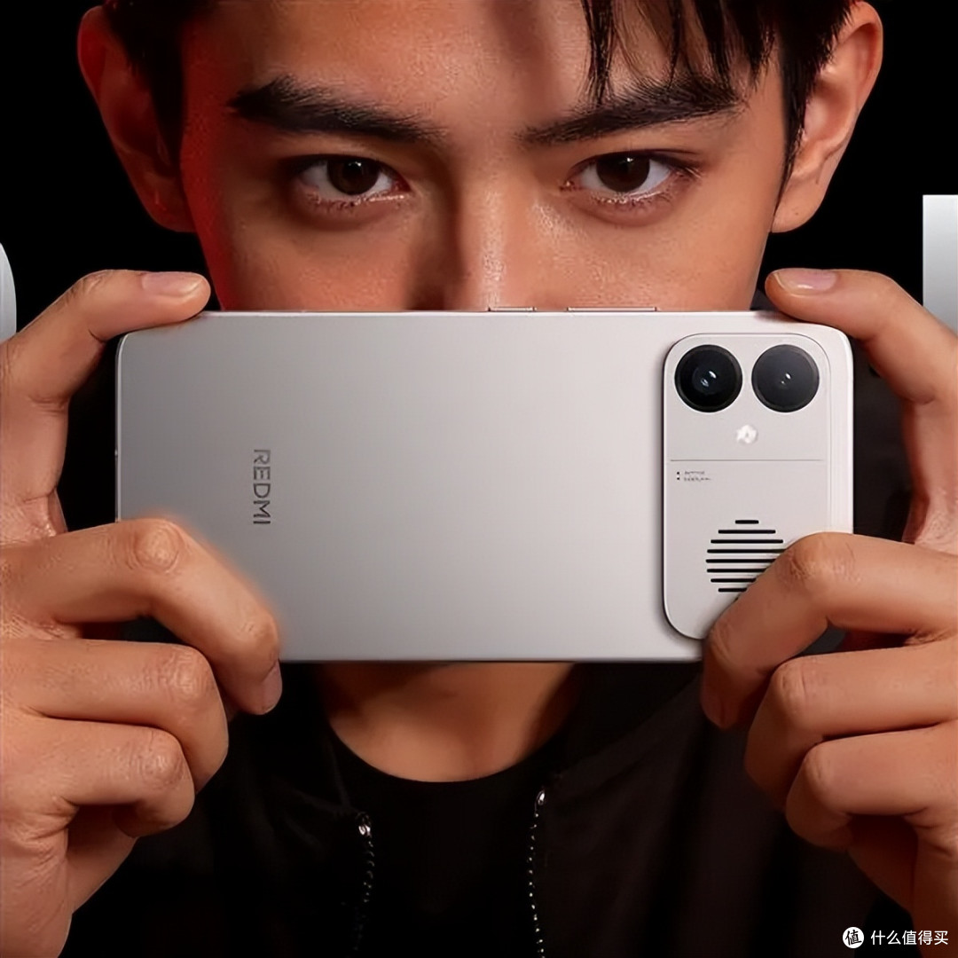 REDMI K90 Max真机设计亮相，太空银配色，金属质感很有档次