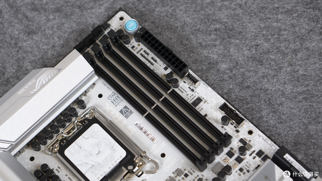 老内存再战!Intel 270K Plus 华硕ROG Z890吹雪S,是更理智选择