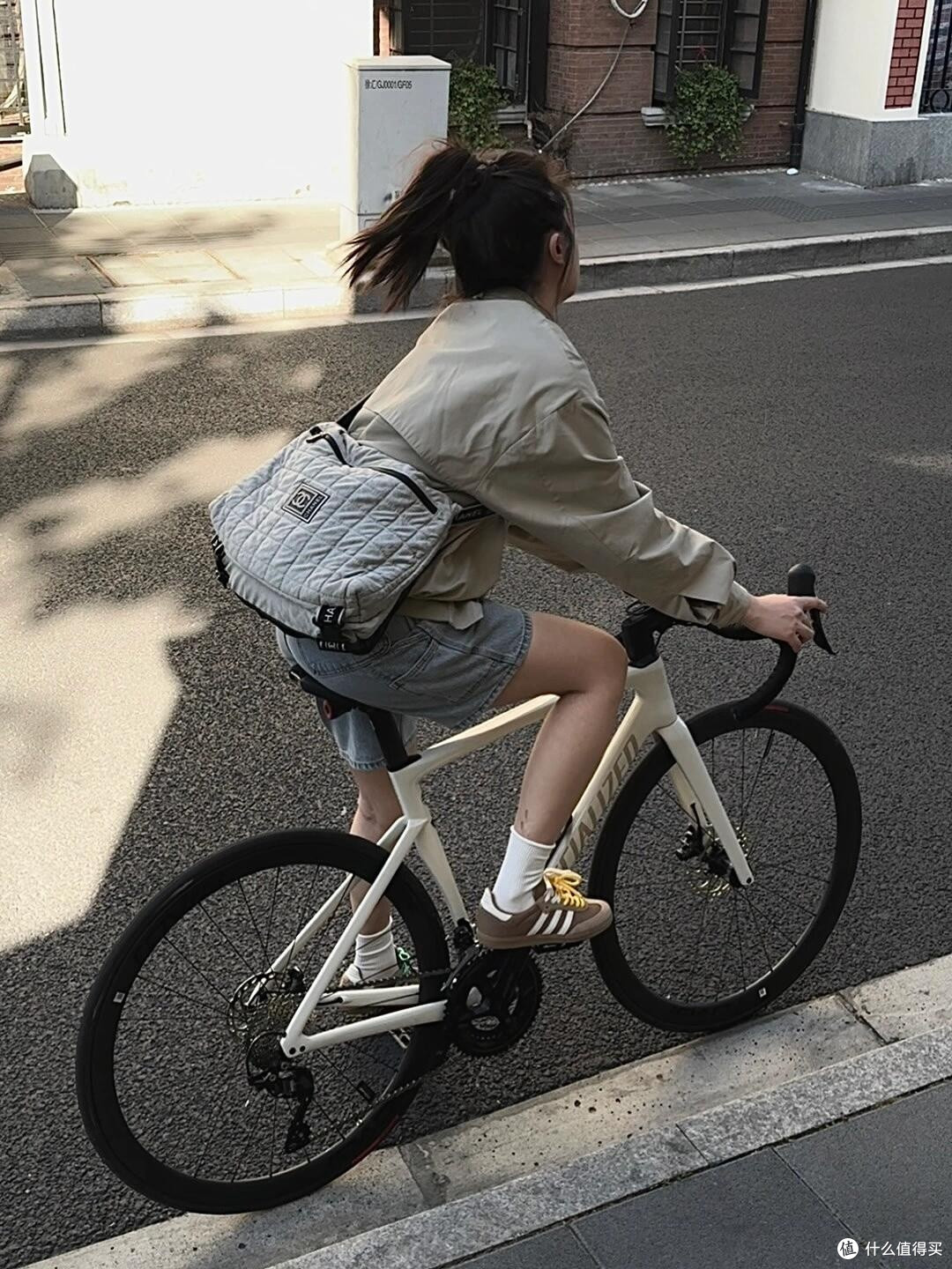 骑行风夹克：好看却无用的通勤外套