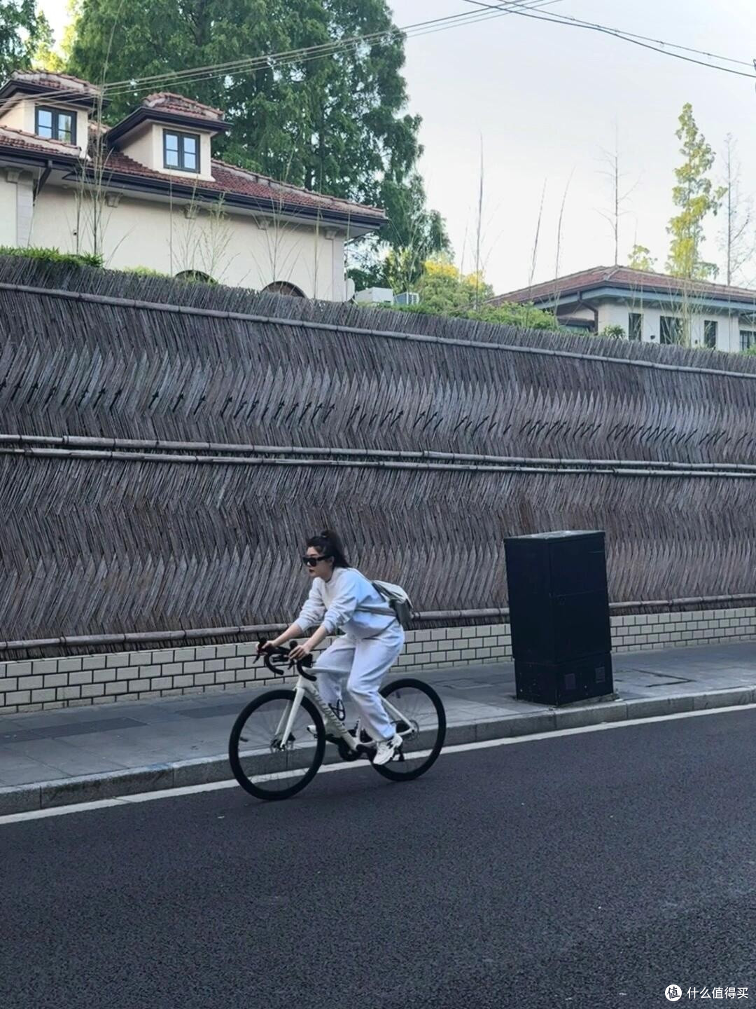 骑行风夹克：好看却无用的通勤外套