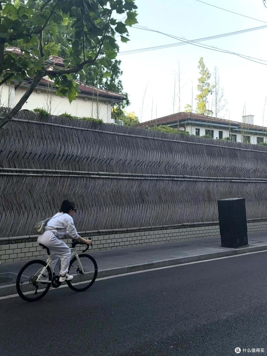 骑行风夹克：好看却无用的通勤外套