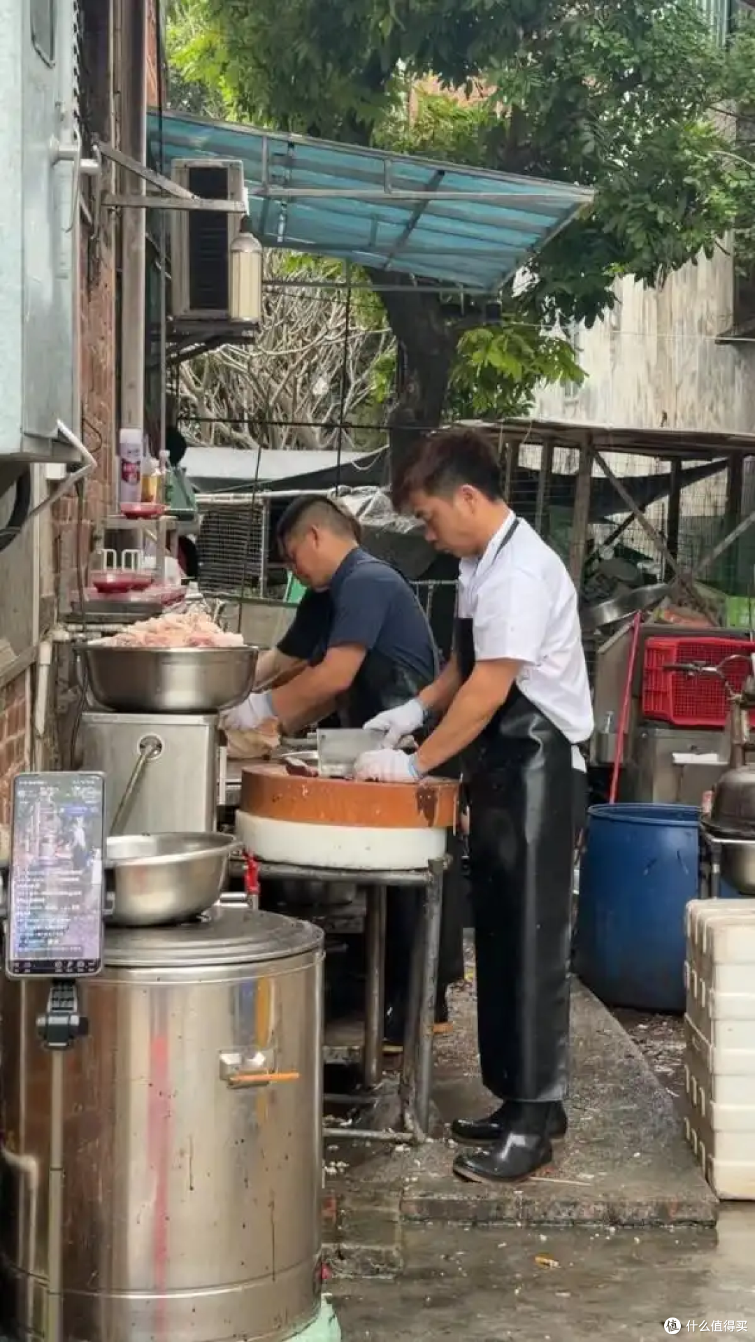 莫氏鸡煲老板发声：一天只睡3小时身体垮了，赚再多钱都是白搭 ！