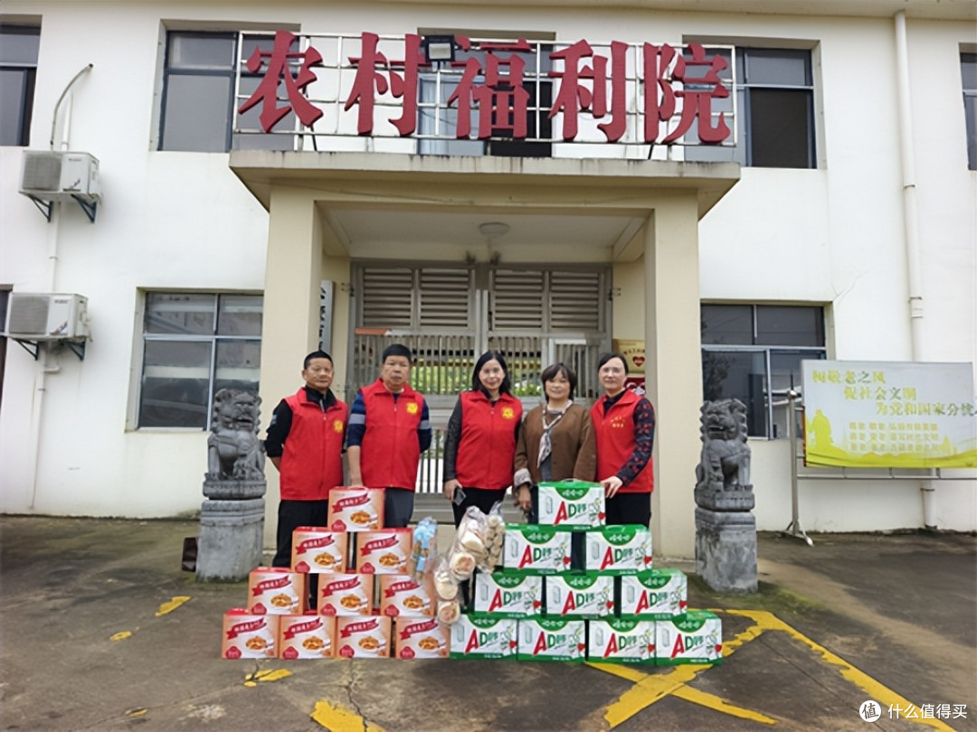 赤壁义工开展福利院志愿服务活动