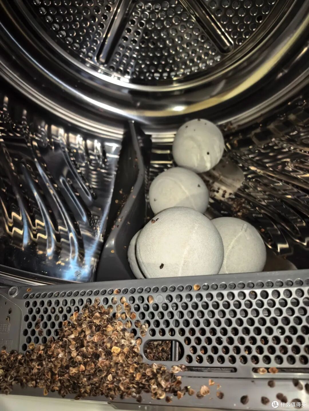 千万别把这8样东西放进洗衣机里洗，东西洗坏不说，还毁洗衣机