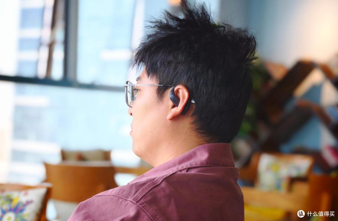 耳朵“长出”低音炮？老实说，戴上南卡WING开放式耳机我被吓到了