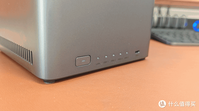 3句大白话告诉你,家用级NAS到底怎么选?附绿联NAS-DH4300实测