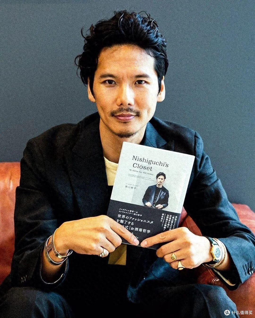 等老了以后,绝不穿金戴银!学日本男人戴这3种首饰,洋气又高级