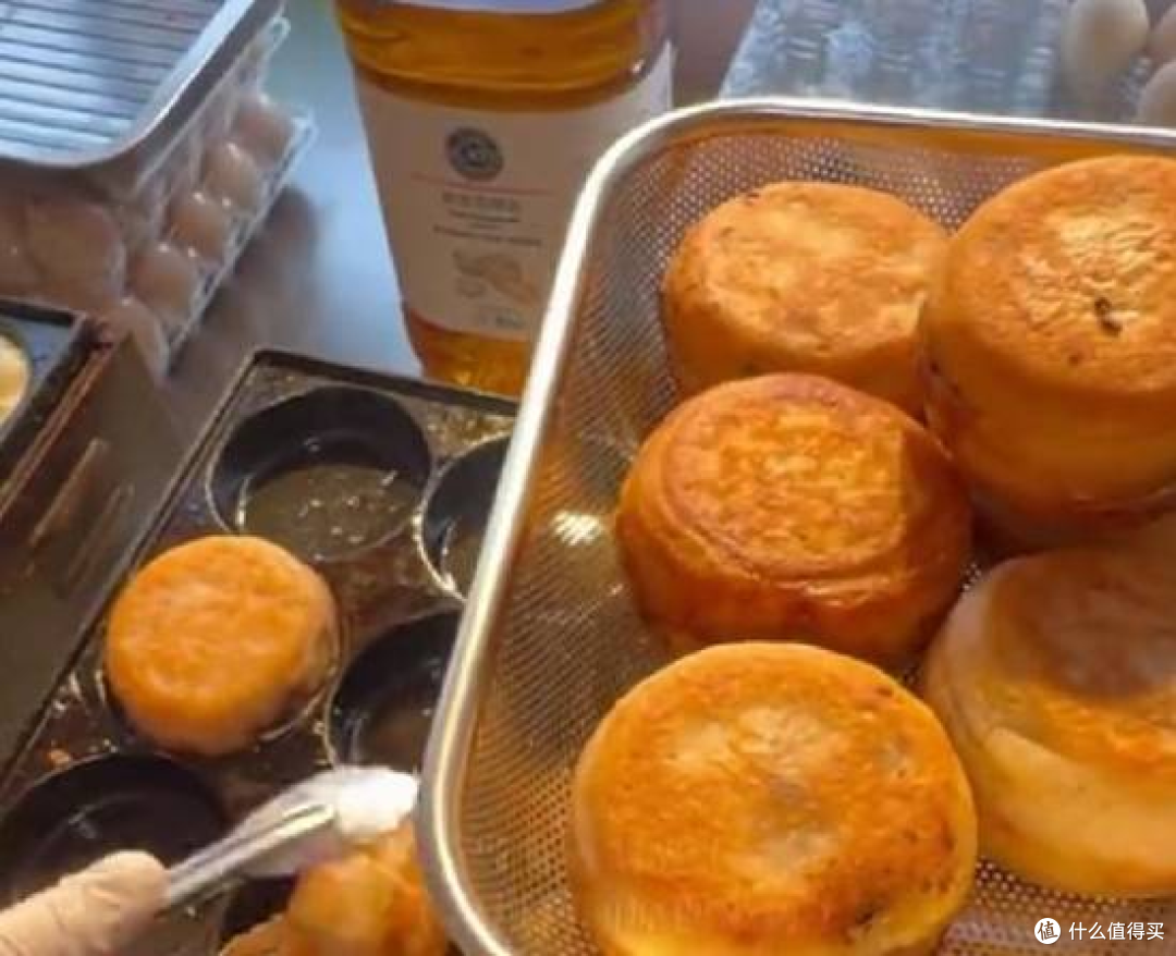 35 岁程序员裸辞摆摊,卖肉蛋堡月入 5 万,凭优质食材碾压同行