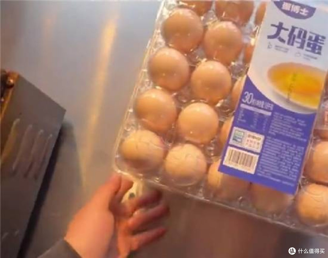 35 岁程序员裸辞摆摊,卖肉蛋堡月入 5 万,凭优质食材碾压同行