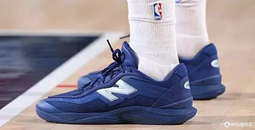 【NBA每日上脚】Kawhi 5终于来了！伦纳德穿它能走多远？