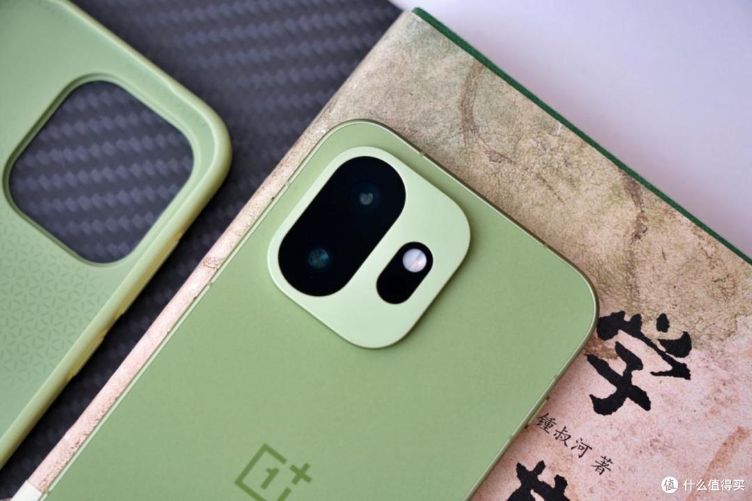 手感超棒的6.3英寸小屏旗舰:一加15T手机实测分享