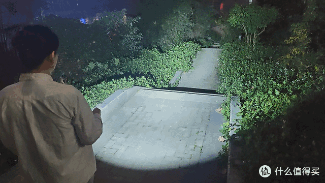 菲尼克斯E06R PRO RG手电：高性能三光源双控，探索光的无限可能