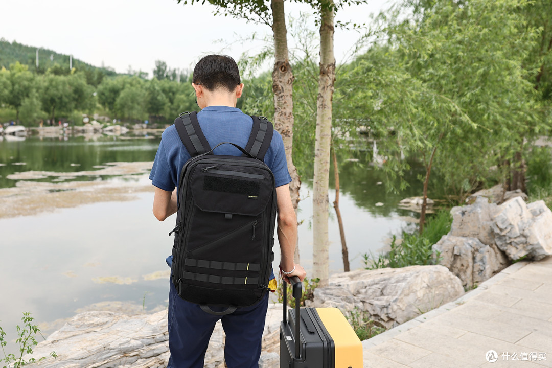 奈特科尔BP23玄墨户外双肩包:通勤户外全能之选,实用与质感兼备