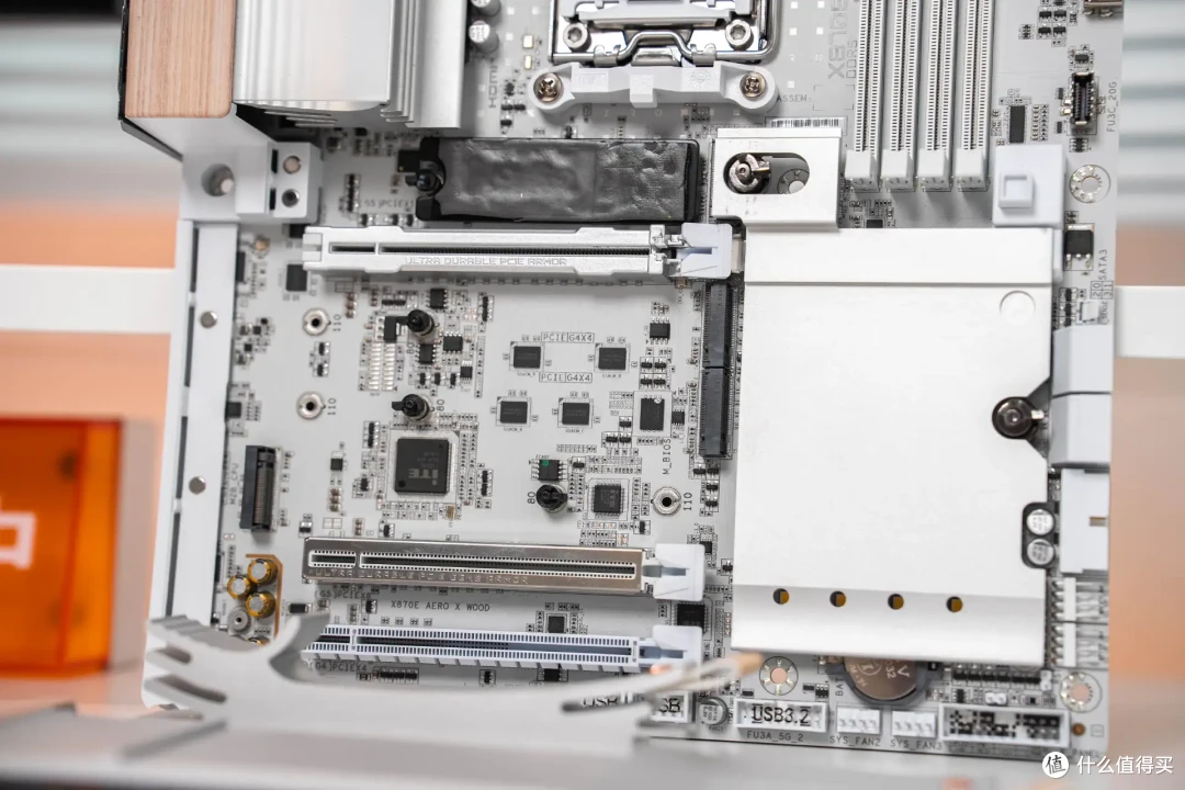 尽显硬件之美，技嘉 X870E AERO X3D WOOD & 利民A70 VISION装机