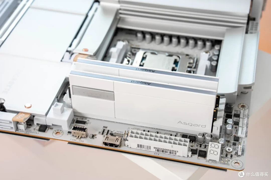尽显硬件之美，技嘉 X870E AERO X3D WOOD & 利民A70 VISION装机