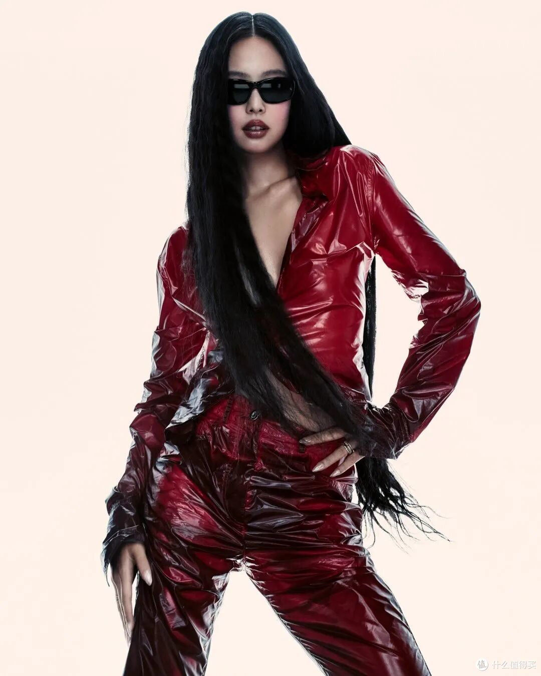 早就用行动代言了!Jennie与Ray-Ban 现在只是正式官宣而已!