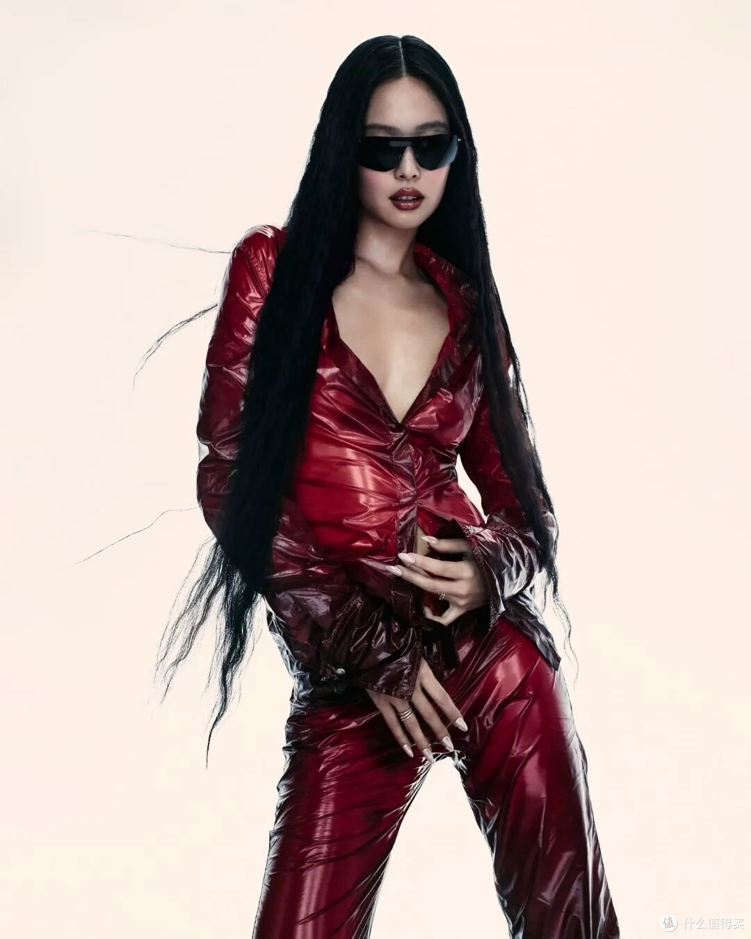 早就用行动代言了!Jennie与Ray-Ban 现在只是正式官宣而已!
