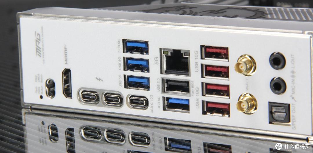 AI创作终极方案:Ultra9 285K+5090D,微星Z890 刀锋钛组性能猛兽