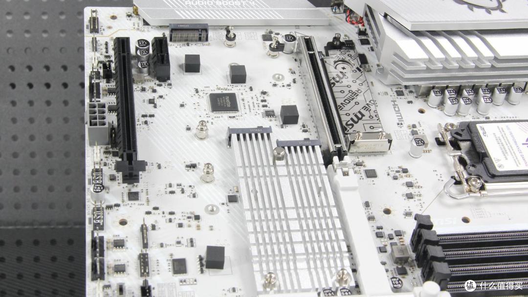 AI创作终极方案:Ultra9 285K+5090D,微星Z890 刀锋钛组性能猛兽