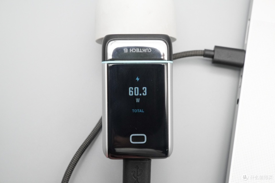 酷态科6号屏显充Ultra评测:一款认识你iPhone的充电器