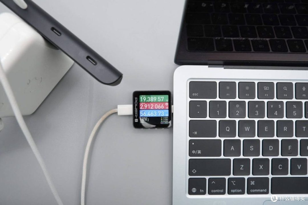 60W满速快充！特斯拉USB-C充电拓展坞实测
