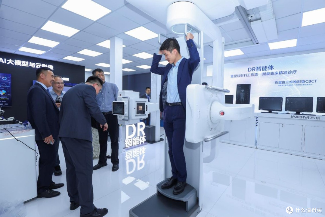 进阶,智能体时代!万东医疗2026 CMEF发布影像智能体矩阵