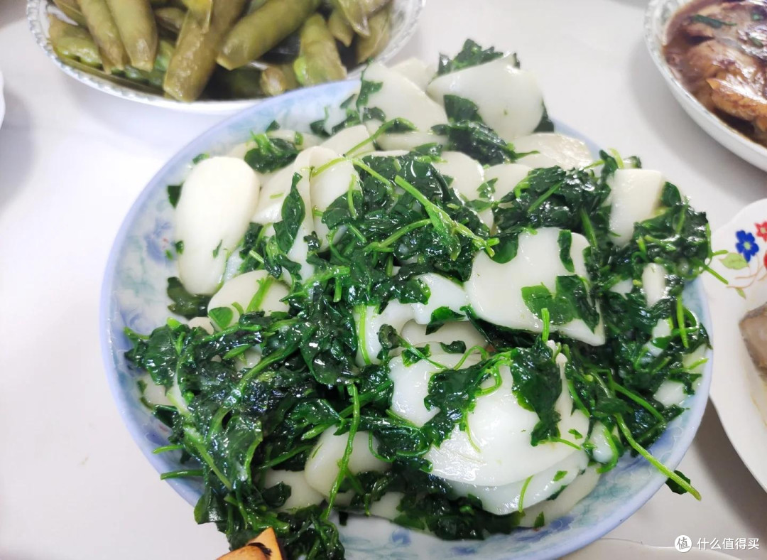 草籽炒年糕:春日鲜嫩家常味