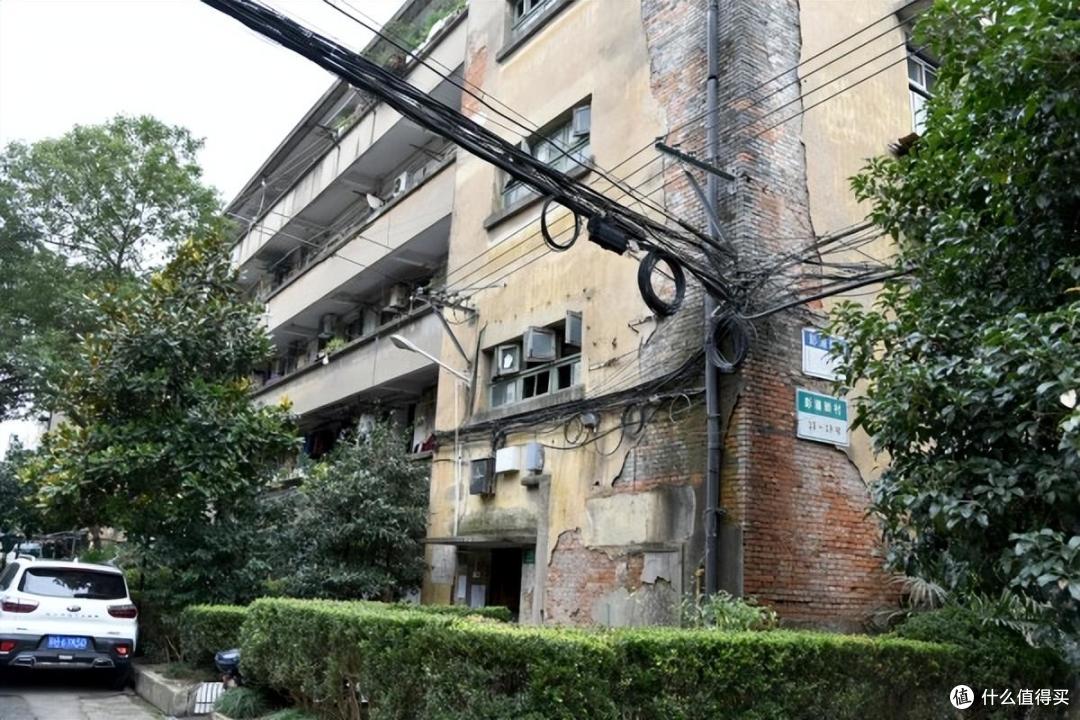 人民日报一天两文,老旧小区真要“原拆原建”,这一次动真格了!