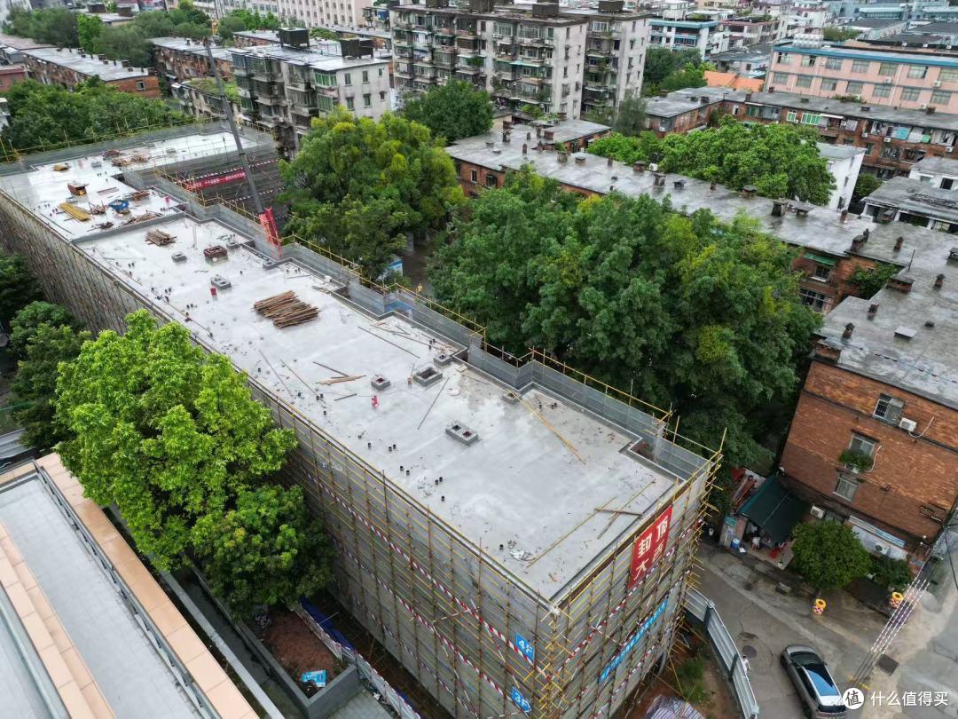 人民日报一天两文,老旧小区真要“原拆原建”,这一次动真格了!