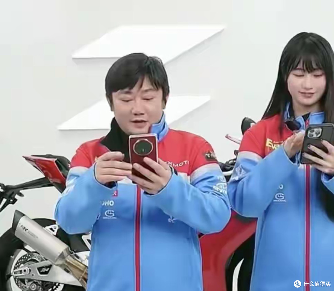 捐500万!张雪叮嘱:每分钱都得用在孩子身上 李亚鹏:我跑不掉的