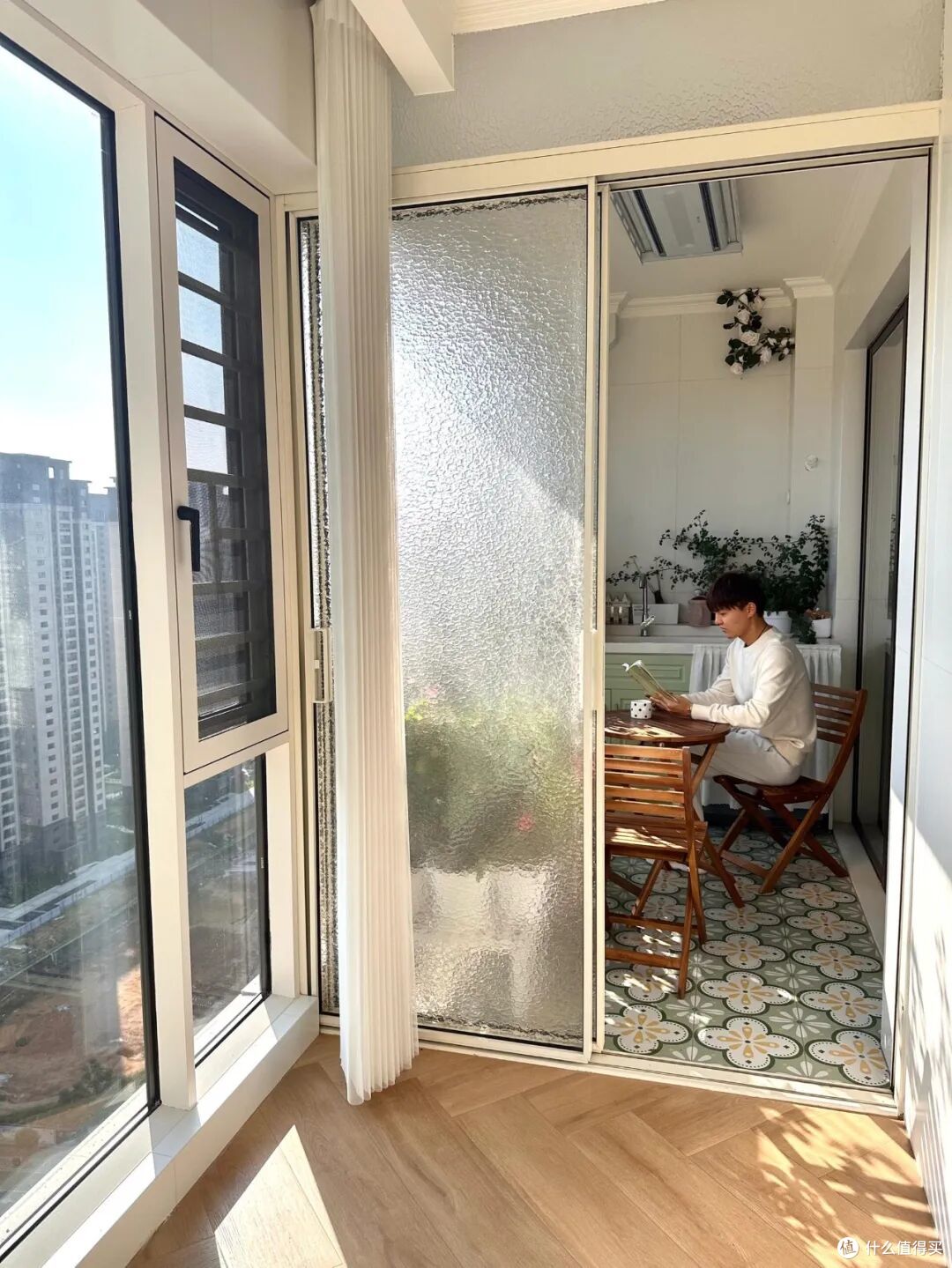 阳台封一半,留一半,完工后变成绝美双阳台,楼上邻居羡慕坏了!