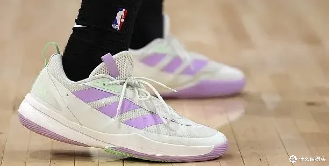 【NBA每日上脚】库里亲自带货!街舞风雷还要出黄色版本?