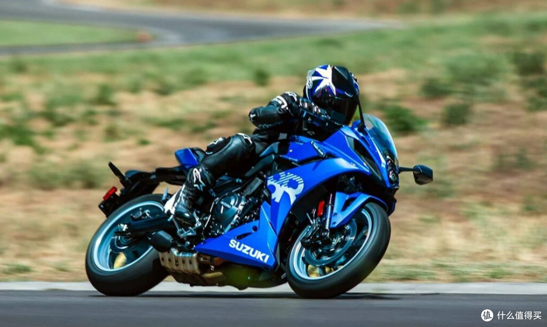 新配色登场!2026款铃木GSX-8R发布,烈焰橙更具运动气息!