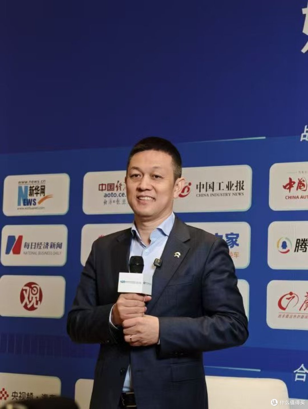 李斌:现在新车“花无百日红”,智能电车正陷入“快迭代陷阱”