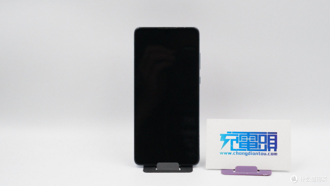 千万级销量诠释它的经典,华为P30手机拆解