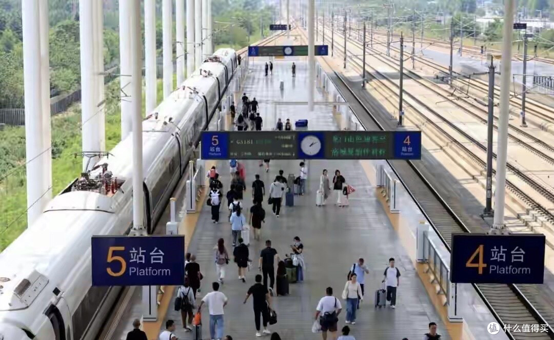 高铁站台禁烟为何屡成难题？你支持高铁站台全面禁烟吗？