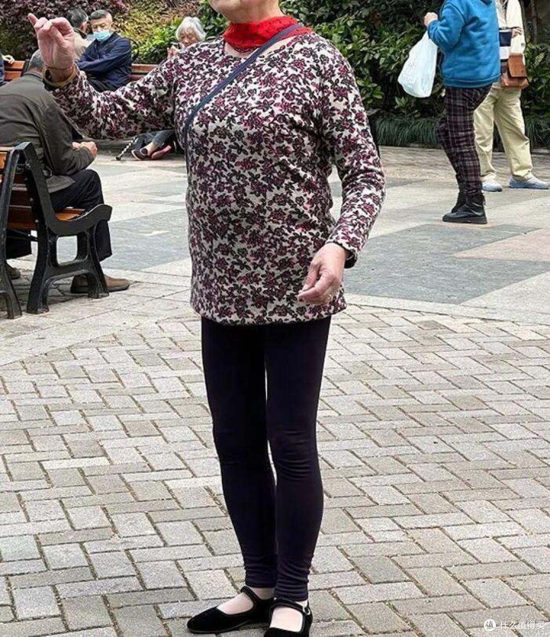 听起来非常洋气,实际上土气显老的5种穿搭,快自测是否有你?