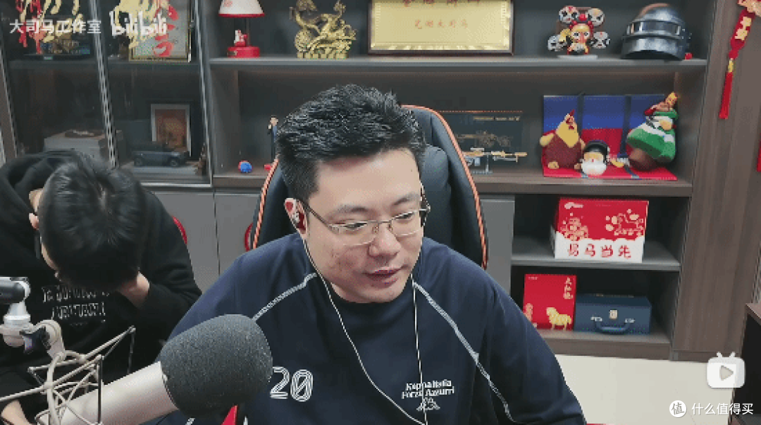 粉丝发黑丝照想走大司马后门，被严词拒绝：规则面前无例外 ！