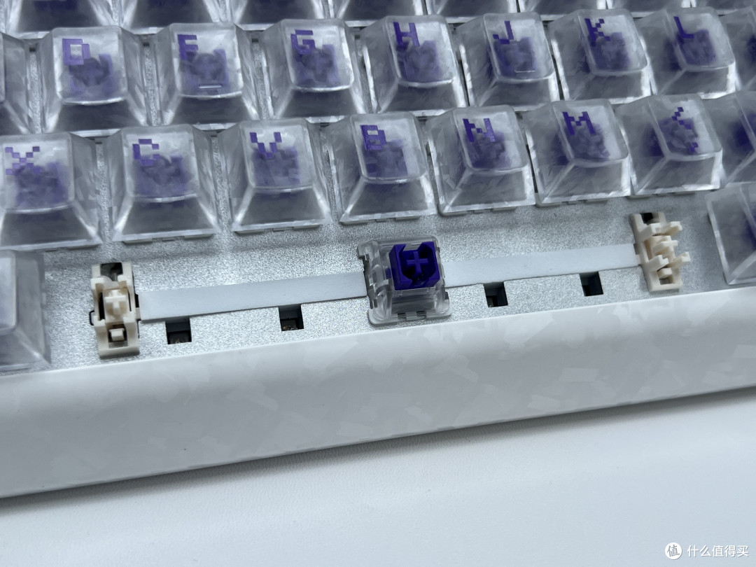 新盟Zero 68新配色来袭！纯白锻碳纹雾透＋T0性能，颜值性能拉满
